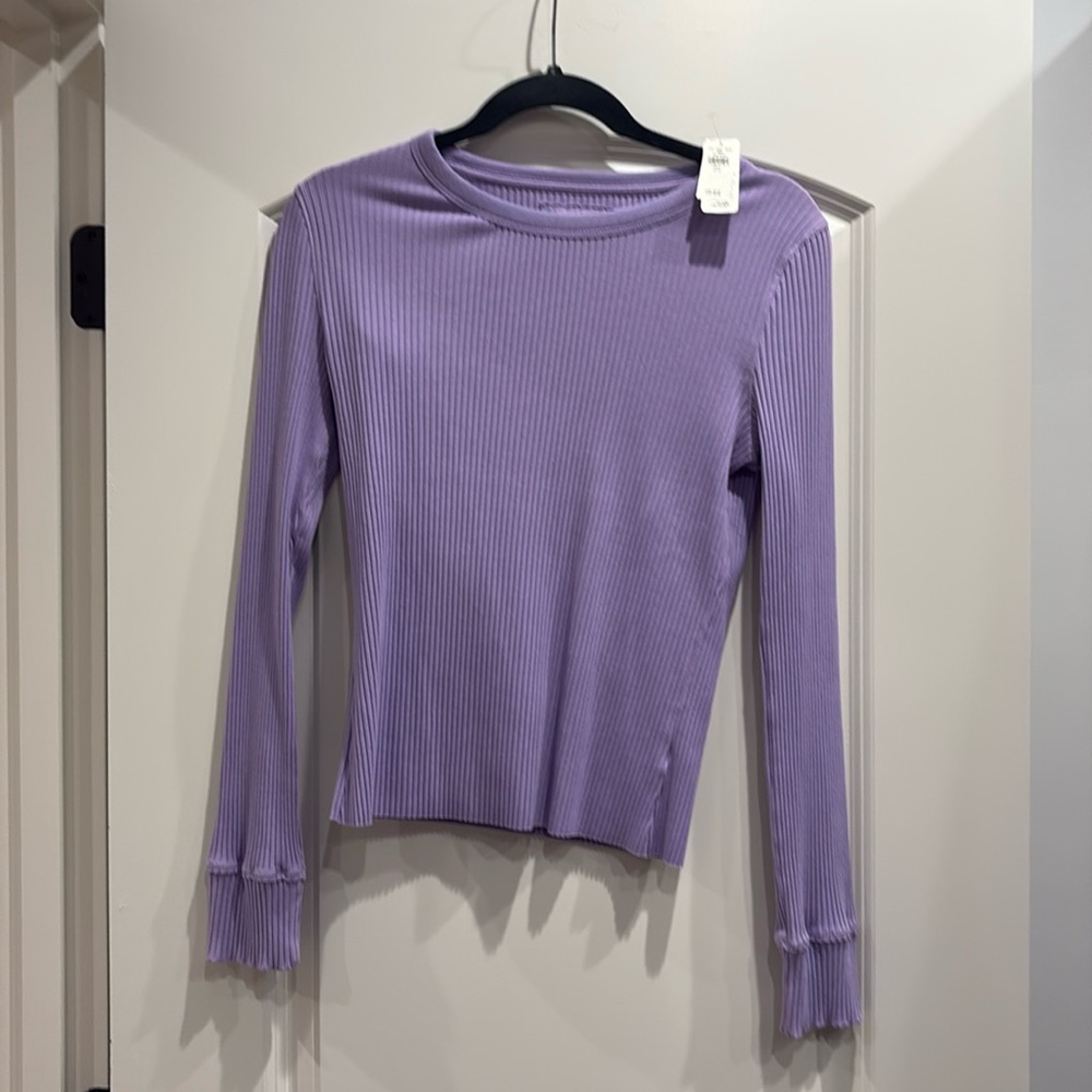 Aerie ribbed tee, size M.